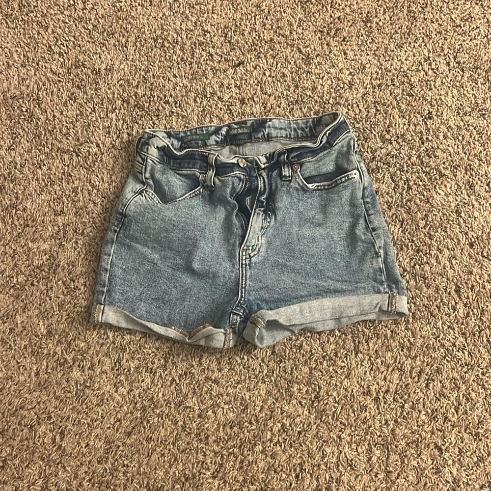 mid wash jean shorts